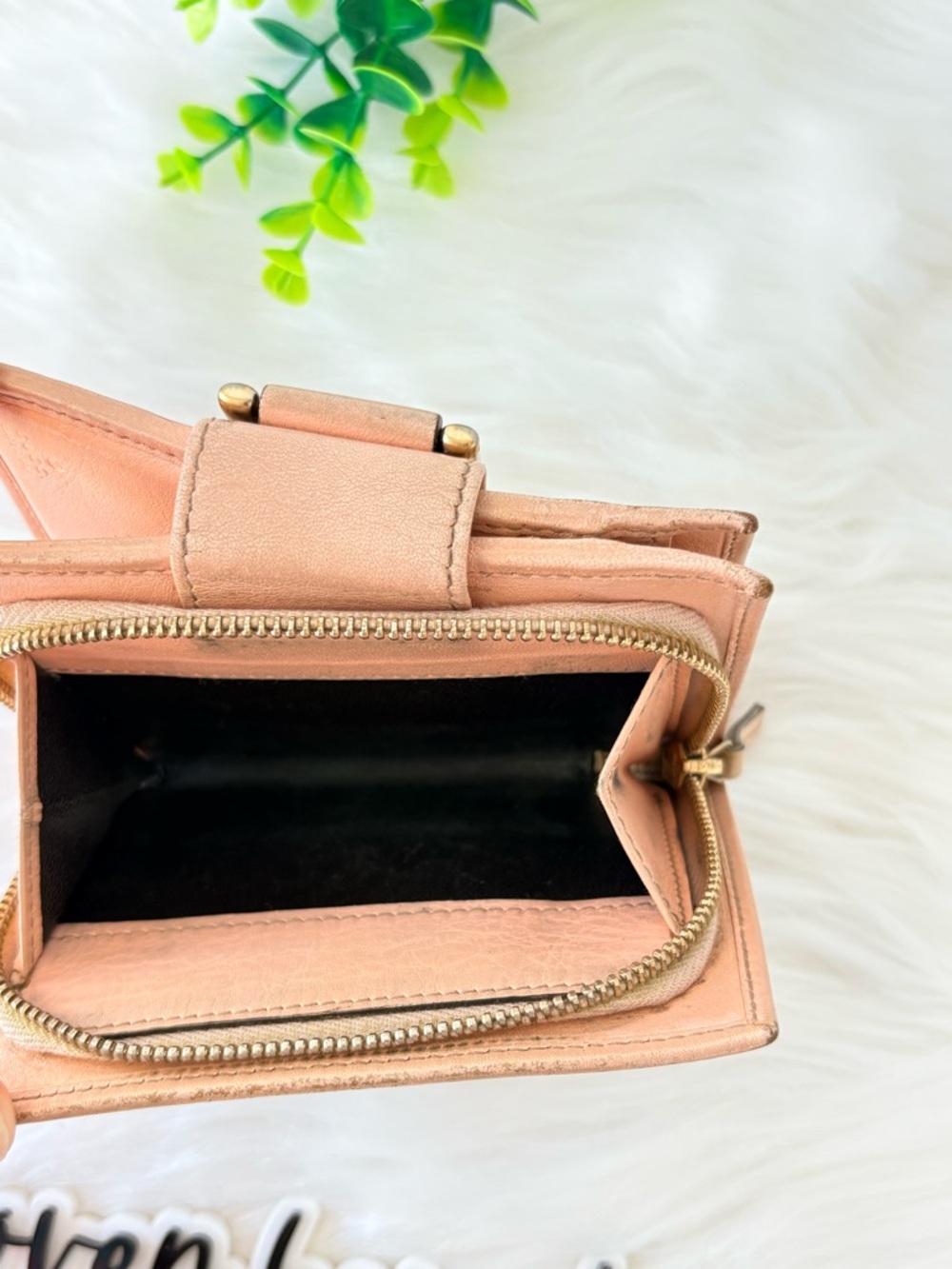 Gucci Beige and Pink Monogram Bifold Wallet with Gold Hardware - Picture 6 of 16